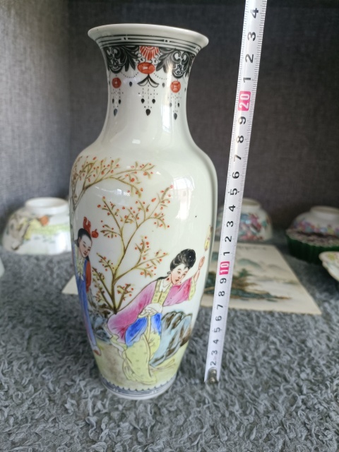 古玩陶瓷民國時期粉彩紅樓夢人物賞瓶拍賣,當前價格4500元