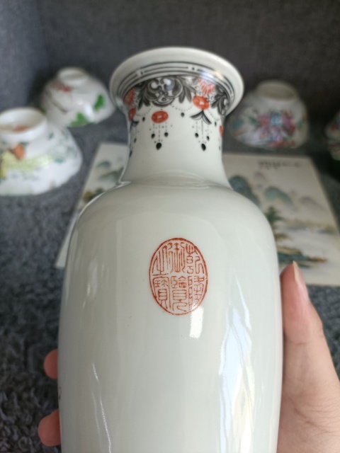 古玩陶瓷民國時期粉彩紅樓夢人物賞瓶拍賣,當前價格4500元