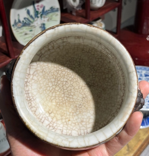 古玩陶瓷清中期哥釉大開片五彩博古圖獅耳爐拍賣，當前價格5500元