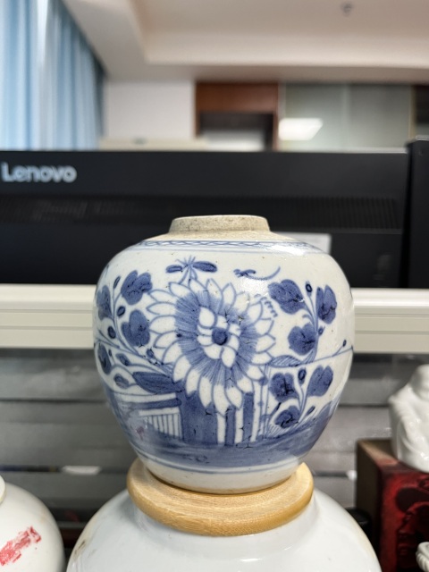 古玩陶瓷清中期青花花卉紋蓋罐拍賣,當前價格688元