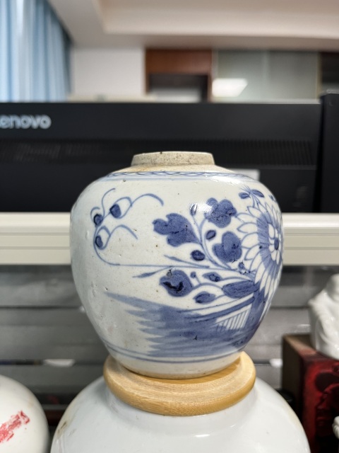 古玩陶瓷清中期青花花卉紋蓋罐拍賣,當前價格688元