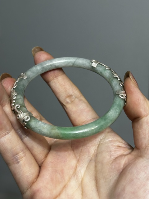 古玩玉器清代天然翡翠手鐲拍賣,當(dāng)前價(jià)格2667元