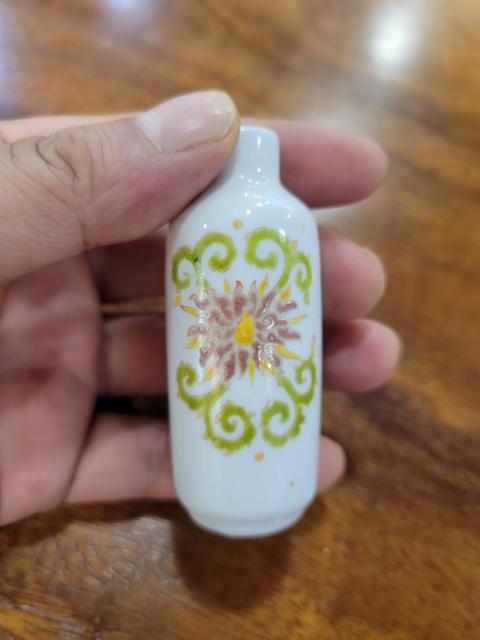 古玩陶瓷民國(guó)粉彩麒麟鶴紋鼻煙壺拍賣(mài)，當(dāng)前價(jià)格6800元