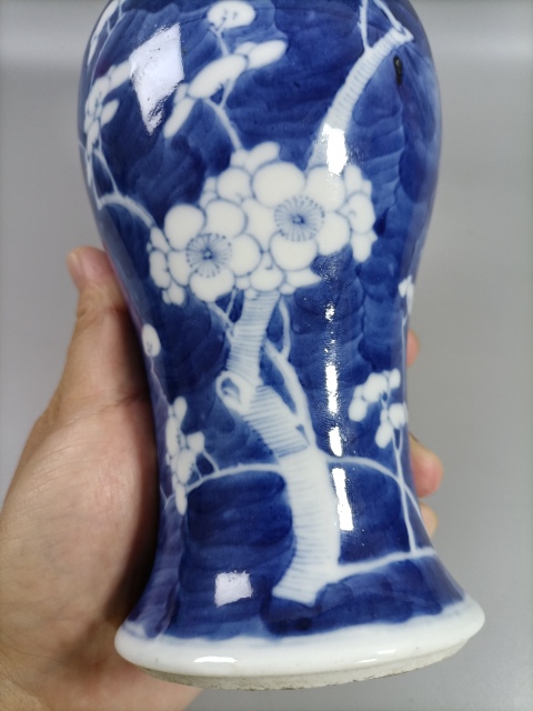 古玩陶瓷清晚青花冰梅圖觀音瓶拍賣,當前價格3280元