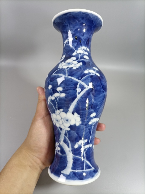 古玩陶瓷清晚青花冰梅圖觀音瓶拍賣,當前價格3280元