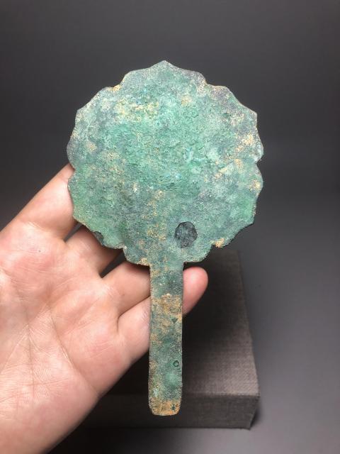 古玩銅器宋代葵口手柄鏡拍賣,當前價格888元