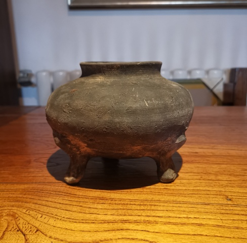 古玩陶瓷漢灰陶鼎式三足爐拍賣(mài)，當(dāng)前價(jià)格168元