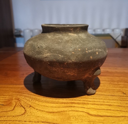 古玩陶瓷漢灰陶鼎式三足爐拍賣(mài)，當(dāng)前價(jià)格168元