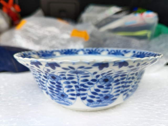 古玩陶瓷青花花卉紋折沿花口碗拍賣，當前價格2000元