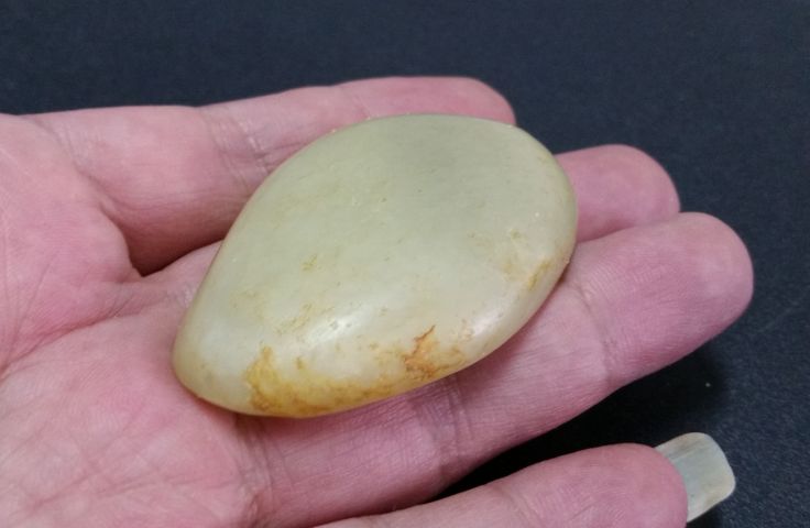 古玩玉器和田玉雕“觀音”掛件拍賣(mài),當(dāng)前價(jià)格980元