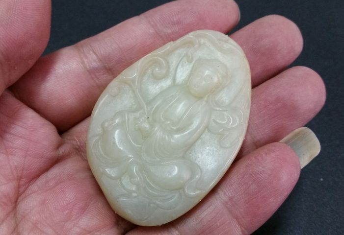 古玩玉器和田玉雕“觀音”掛件拍賣(mài),當(dāng)前價(jià)格980元