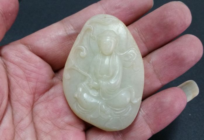 古玩玉器和田玉雕“觀音”掛件拍賣(mài),當(dāng)前價(jià)格980元