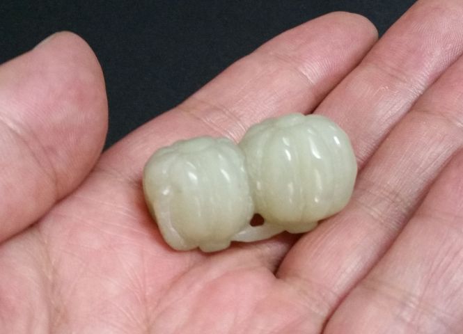 古玩玉器和田玉雕“南瓜”掛件拍賣,當前價格428元