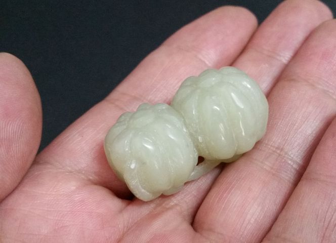 古玩玉器和田玉雕“南瓜”掛件拍賣,當前價格428元