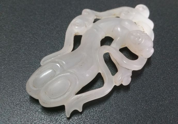 古玩玉器和田玉玉雕“飛天”掛件拍賣,當(dāng)前價(jià)格380元