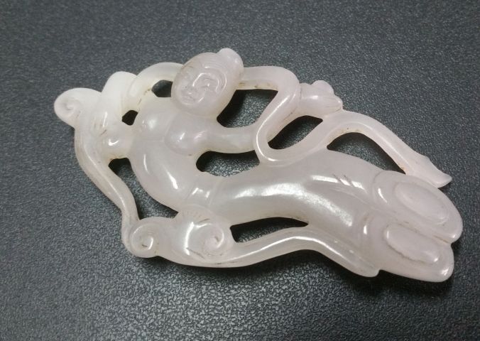 古玩玉器和田玉玉雕“飛天”掛件拍賣,當(dāng)前價(jià)格380元