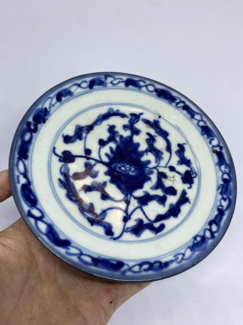 古玩陶瓷嘉慶年制青花火焰紋纏枝花卉紋盤拍賣,當前價格234元