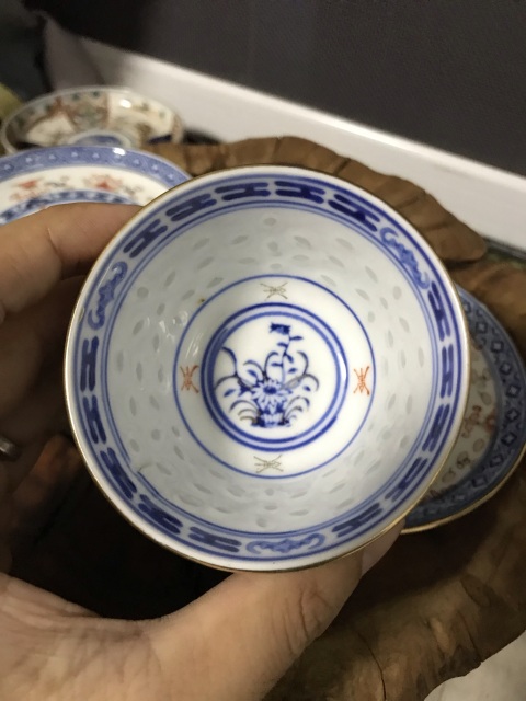 古玩陶瓷民國青花花卉紋玲瓏瓷杯碟兩套拍賣,當(dāng)前價格688元