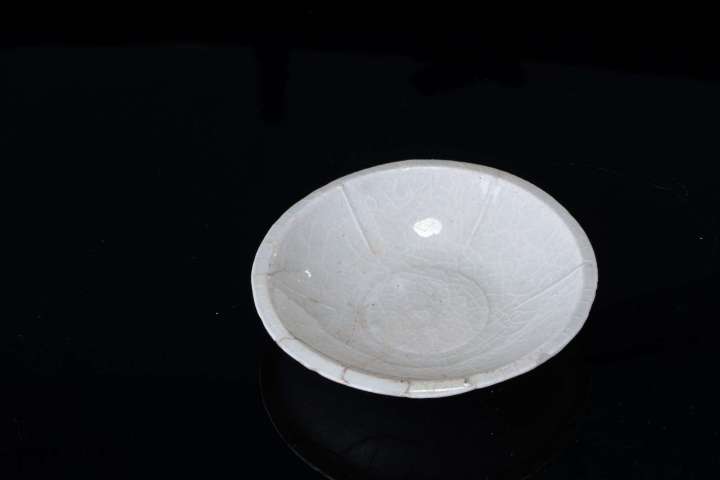 古玩陶瓷南宋湖田窯青白釉出筋花口碟拍賣,當(dāng)前價(jià)格699元