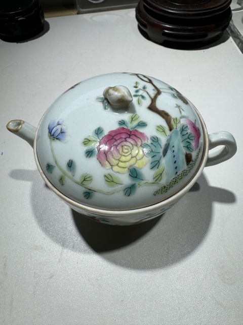 古玩陶瓷清同治·細(xì)路粉彩花卉紋參壺拍賣，當(dāng)前價(jià)格3800元