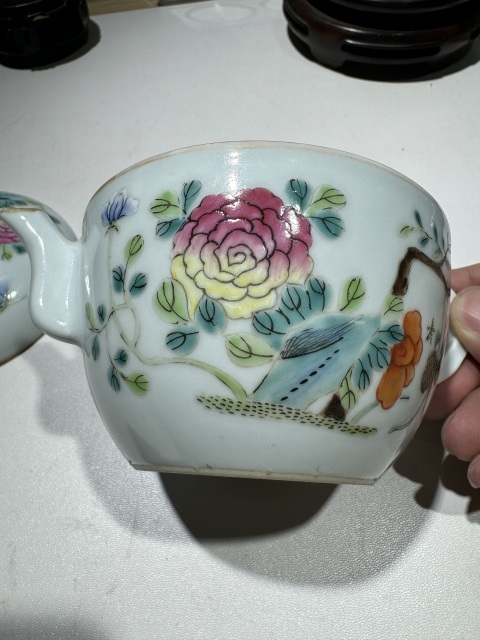 古玩陶瓷清同治·細(xì)路粉彩花卉紋參壺拍賣，當(dāng)前價(jià)格3800元