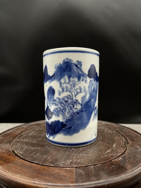 古玩陶瓷山水紋青花筆筒拍賣，當(dāng)前價(jià)格1880元