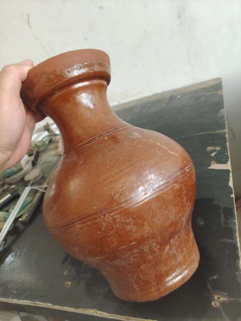 古玩陶瓷黃釉盤口壺拍賣，當(dāng)前價格1300元