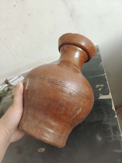 古玩陶瓷黃釉盤口壺拍賣，當(dāng)前價格1300元
