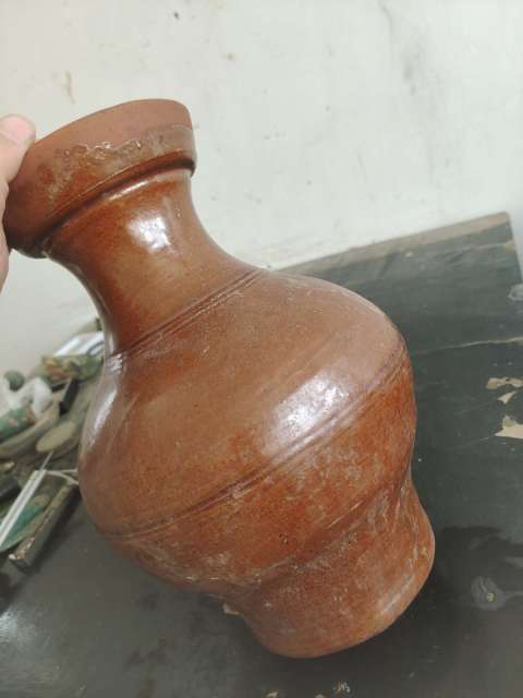古玩陶瓷黃釉盤口壺拍賣，當(dāng)前價格1300元