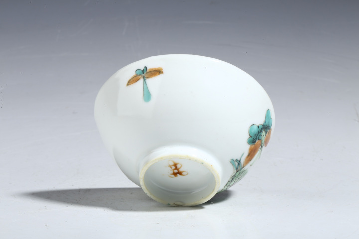 古玩陶瓷晚清·粉彩蝶戀花紋茶圓拍賣，當前價格398元