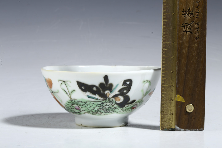 古玩陶瓷晚清·粉彩蝶戀花紋茶圓拍賣，當前價格398元
