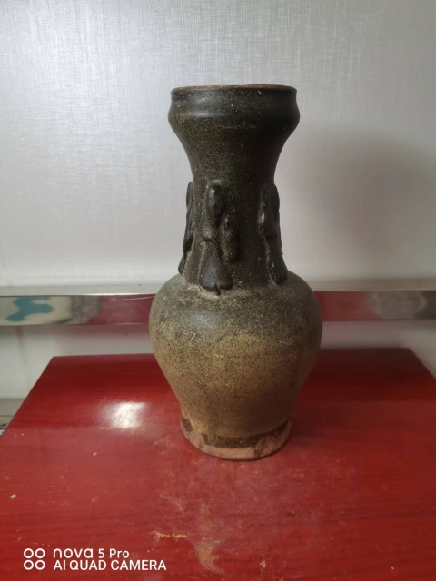 古玩陶瓷吉州窯褐釉貼塑人物紋盤口瓶拍賣,當(dāng)前價格26000元
