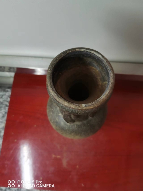 古玩陶瓷吉州窯褐釉貼塑人物紋盤口瓶拍賣,當(dāng)前價格26000元