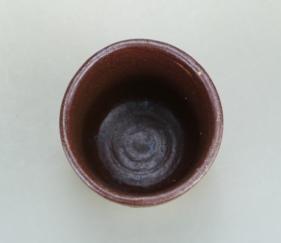 古玩陶瓷清晚期.剪紙貼花褐釉筆筒(文房雅器)拍賣,當前價格299元