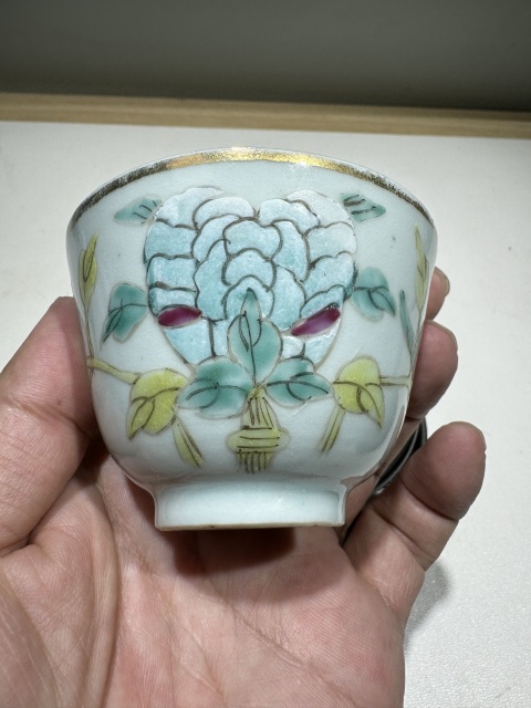 古玩陶瓷清光緒·粉彩花卉紋壓手杯拍賣,當前價格888元