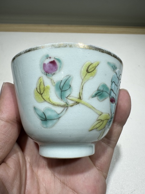 古玩陶瓷清光緒·粉彩花卉紋壓手杯拍賣,當前價格888元