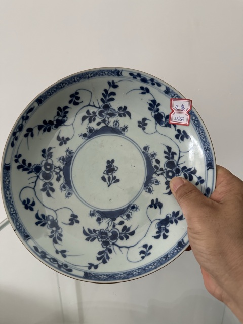 古玩陶瓷外紫金釉內(nèi)青花花卉紋盤拍賣,當前價格2300元
