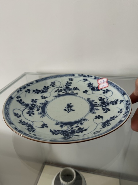 古玩陶瓷外紫金釉內(nèi)青花花卉紋盤拍賣,當前價格2300元