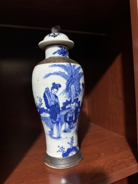古玩陶瓷哥釉青花三娘教子圖雞腿瓶拍賣，當前價格3680元