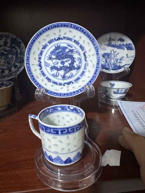 古玩陶瓷青花云龍紋玲瓏瓷杯碟拍賣,當前價格2100元