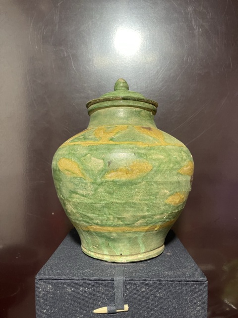 古玩陶瓷元綠地黃彩花卉紋將軍罐拍賣，當前價格5500元