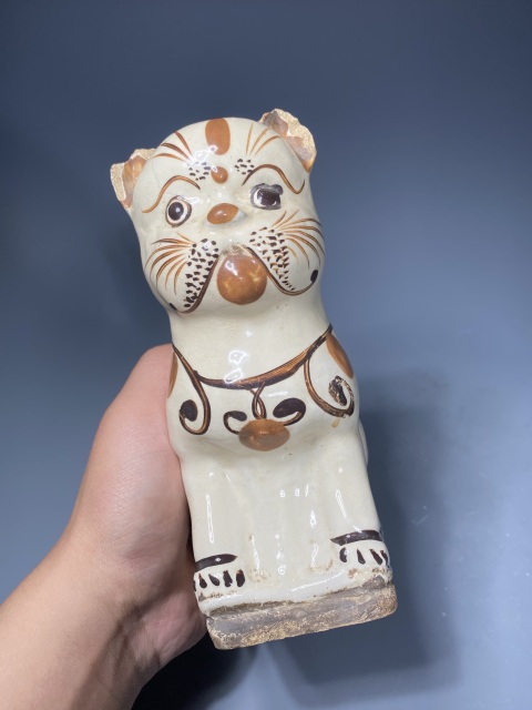 古玩陶瓷白地褐彩貓形擺件拍賣,當前價格0元