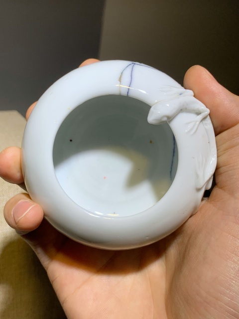 古玩陶瓷(德化窯名家林捷升制)白釉堆螭龍紋水盂拍賣,當前價格6888元