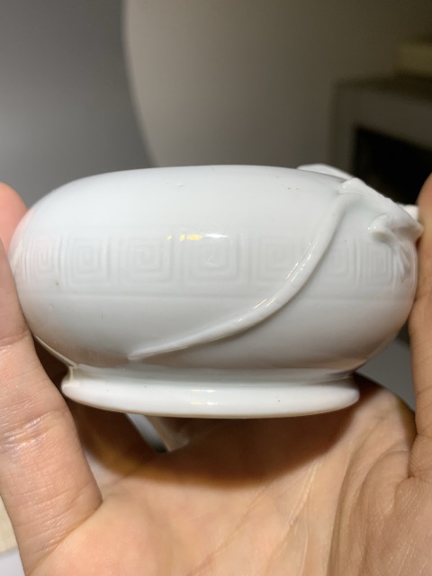 古玩陶瓷(德化窯名家林捷升制)白釉堆螭龍紋水盂拍賣,當前價格6888元