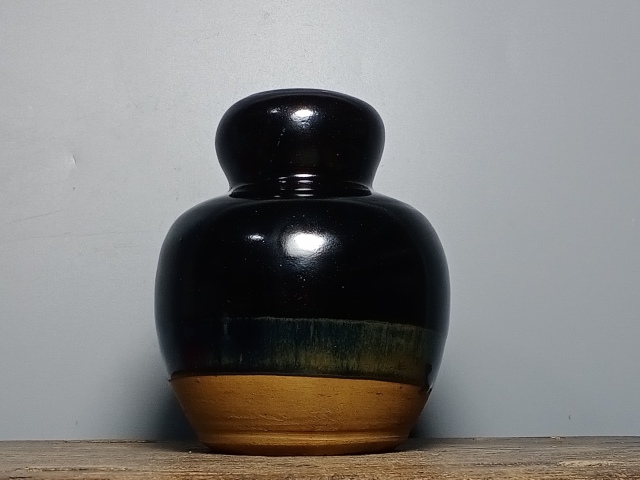 古玩陶瓷清代?黑釉蒜頭瓶拍賣,當(dāng)前價(jià)格2600元