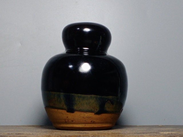 古玩陶瓷清代?黑釉蒜頭瓶拍賣,當(dāng)前價(jià)格2600元