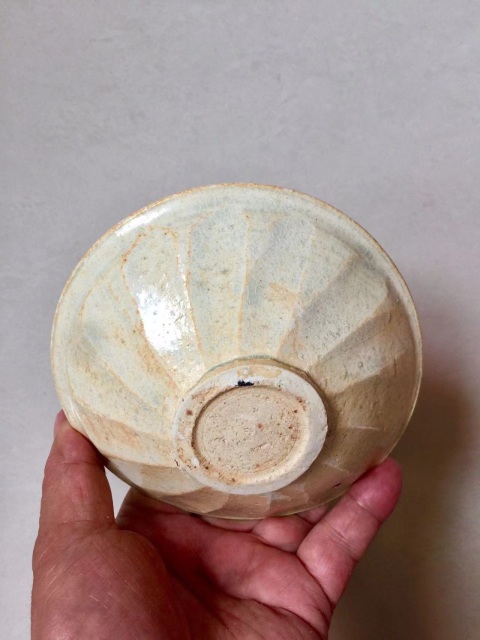 古玩陶瓷青白釉刻仰蓮紋斗笠碗拍賣，當(dāng)前價(jià)格1688元