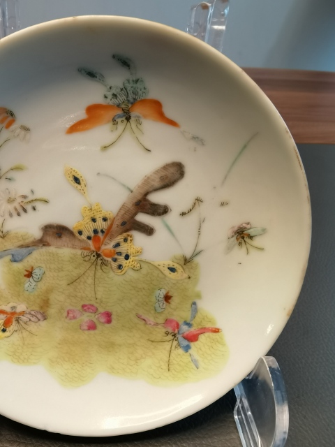 古玩陶瓷光緒本朝粉彩蝶戀花紋盤拍賣,當前價格750元