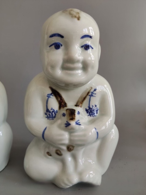 古玩陶瓷【鳳麟齋】醴陵抱兔瓷娃娃拍賣,當前價格1599元