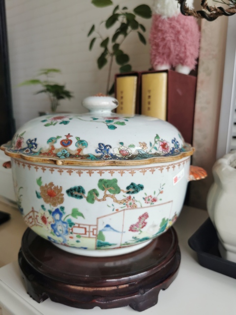 古玩陶瓷乾隆粉彩蓋缸拍賣(mài)，當(dāng)前價(jià)格4860元
